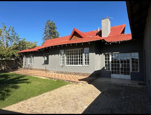 3 BEDROOM PROPERTY TO RENT IN GLEN MARAIS